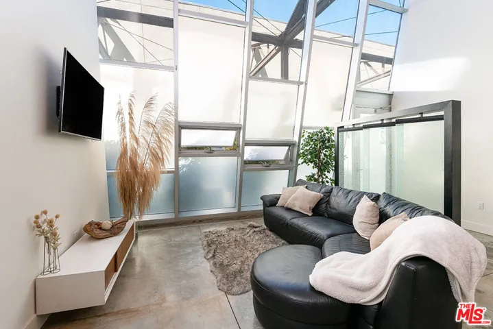 130 S Hewitt Street 22, Los Angeles, California 90012