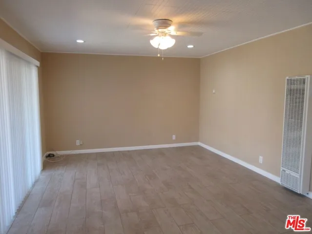 2 bdrm Living room