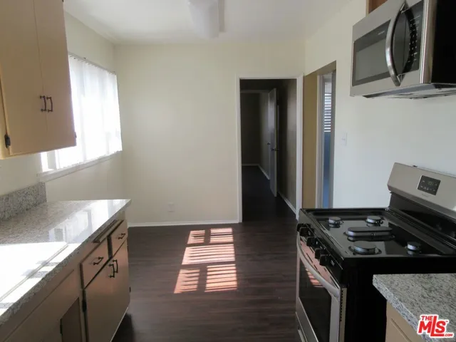 1 bdrm dining area