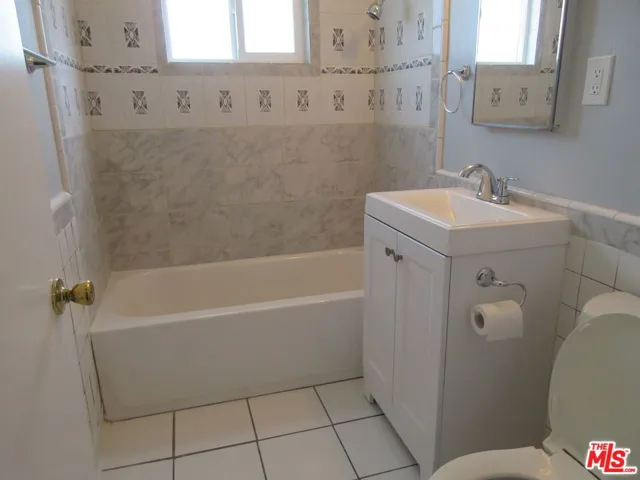 2 bedroom bath