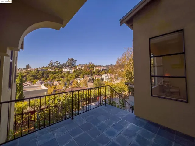 162 Alta Rd, Oakland, California 94618