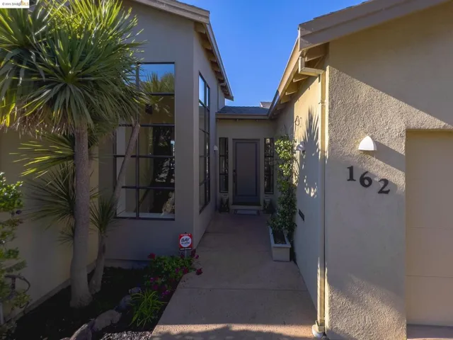 162 Alta Rd, Oakland, California 94618