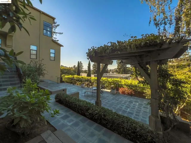 162 Alta Rd, Oakland, California 94618