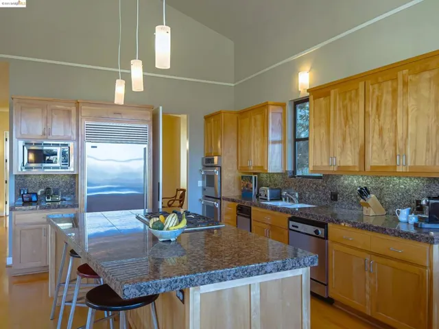 162 Alta Rd, Oakland, California 94618