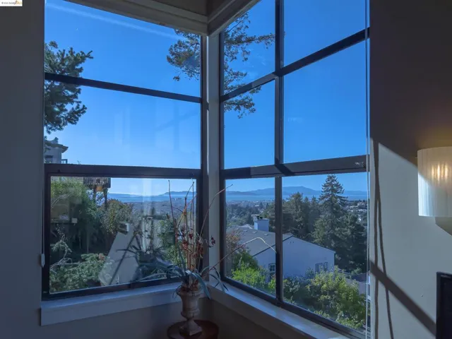 162 Alta Rd, Oakland, California 94618