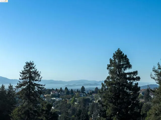 162 Alta Rd, Oakland, California 94618