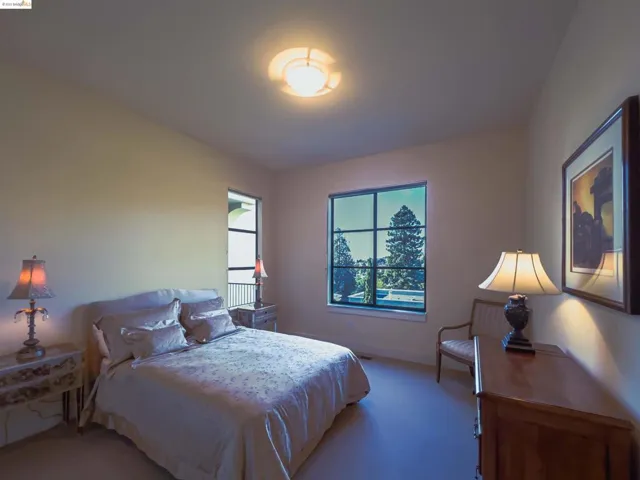 162 Alta Rd, Oakland, California 94618