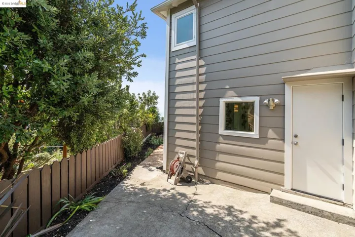 208 Kenyon Ave, None, California 94708