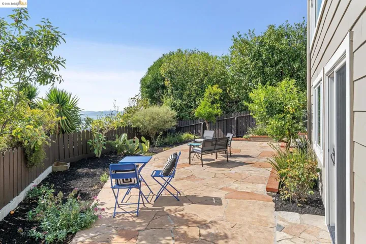 208 Kenyon Ave, None, California 94708