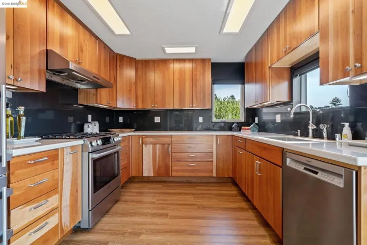208 Kenyon Ave, None, California 94708