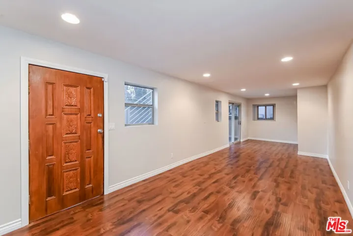 5211 Baza Avenue, Woodland Hills, California 91364