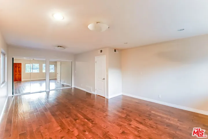 5211 Baza Avenue, Woodland Hills, California 91364