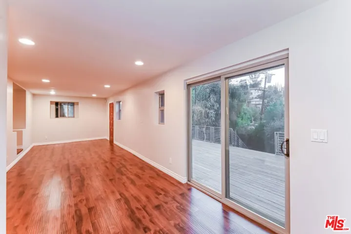 5211 Baza Avenue, Woodland Hills, California 91364