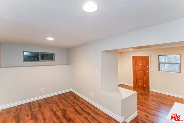 5211 Baza Avenue, Woodland Hills, California 91364