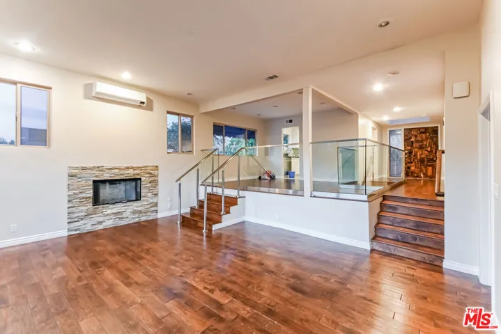 5211 Baza Avenue, Woodland Hills, California 91364