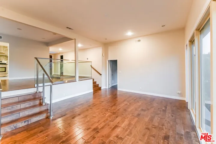 5211 Baza Avenue, Woodland Hills, California 91364