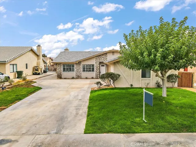 27525 Silver Lakes, Helendale, California 92342