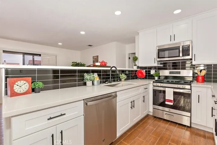 27525 Silver Lakes, Helendale, California 92342