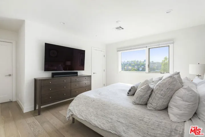 2481 Micheltorena Street, Los Angeles, California 90039