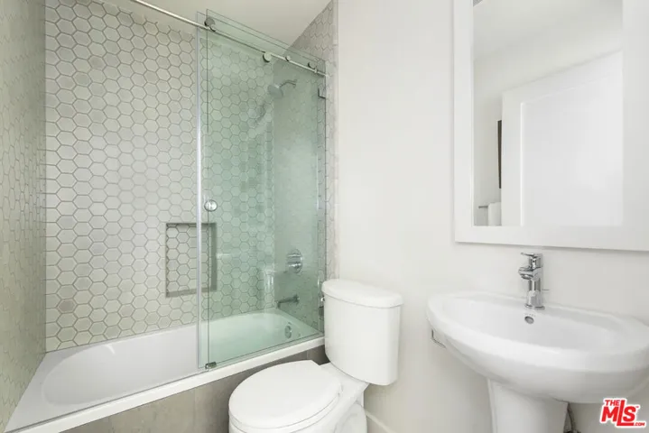 2481 Micheltorena Street, Los Angeles, California 90039