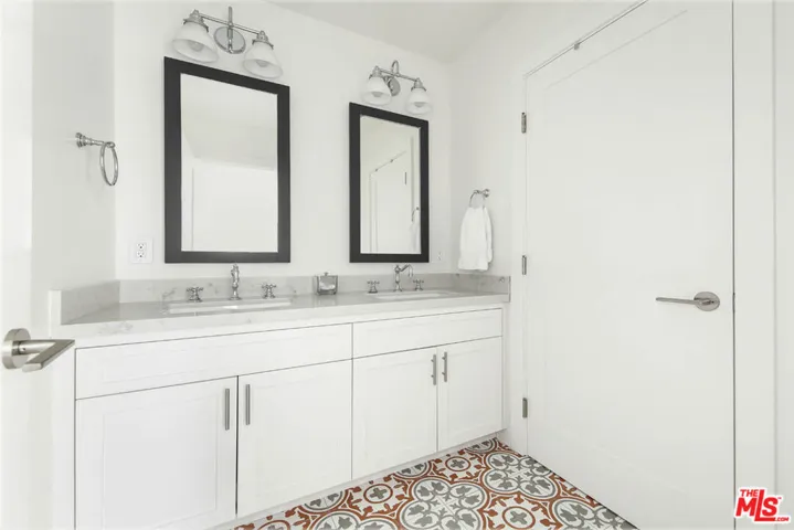 2481 Micheltorena Street, Los Angeles, California 90039