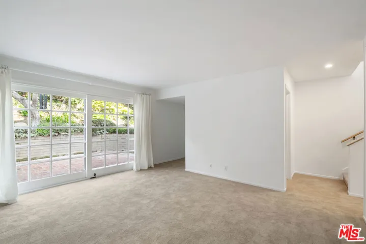 18441 Kingsport Drive, Malibu, California 90265