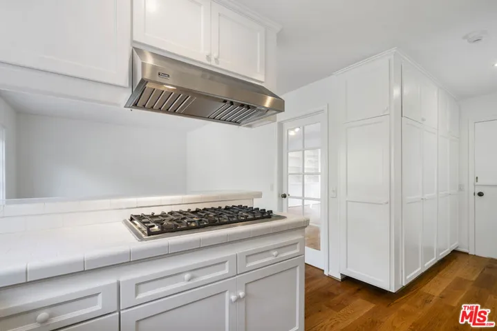 18441 Kingsport Drive, Malibu, California 90265