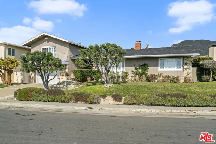 18441 Kingsport Drive, Malibu, California 90265