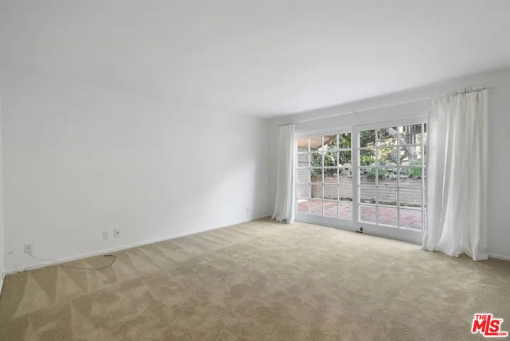 18441 Kingsport Drive, Malibu, California 90265