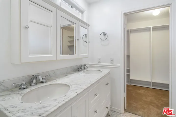 18441 Kingsport Drive, Malibu, California 90265
