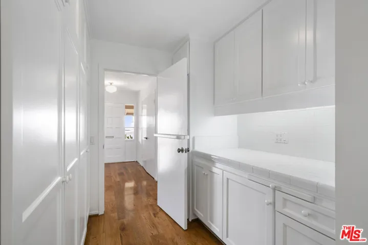 18441 Kingsport Drive, Malibu, California 90265