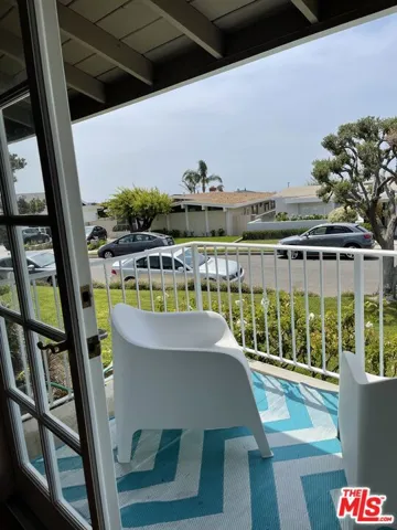 18441 Kingsport Drive, Malibu, California 90265