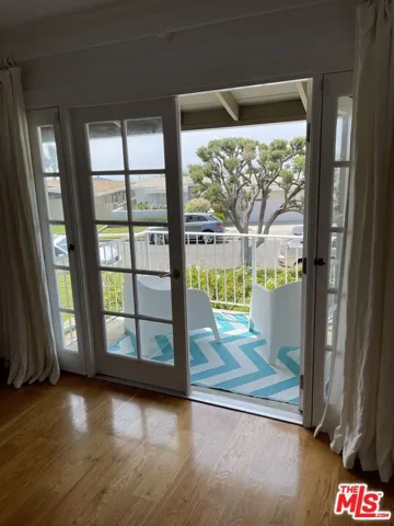 18441 Kingsport Drive, Malibu, California 90265