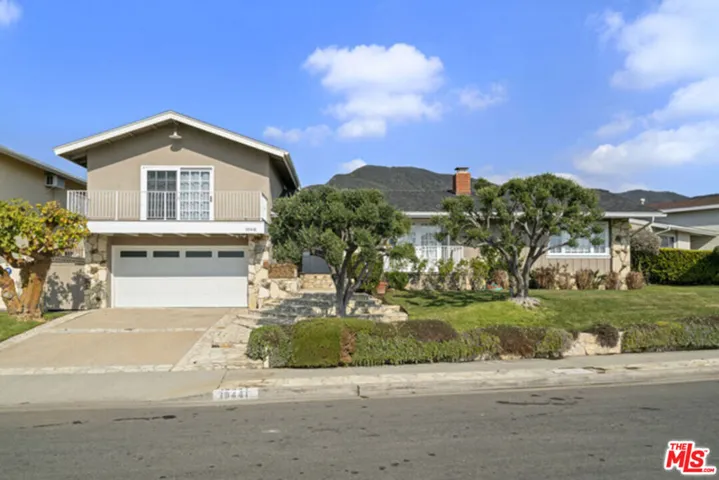 18441 Kingsport Drive, Malibu, California 90265