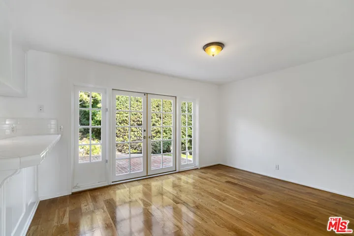 18441 Kingsport Drive, Malibu, California 90265