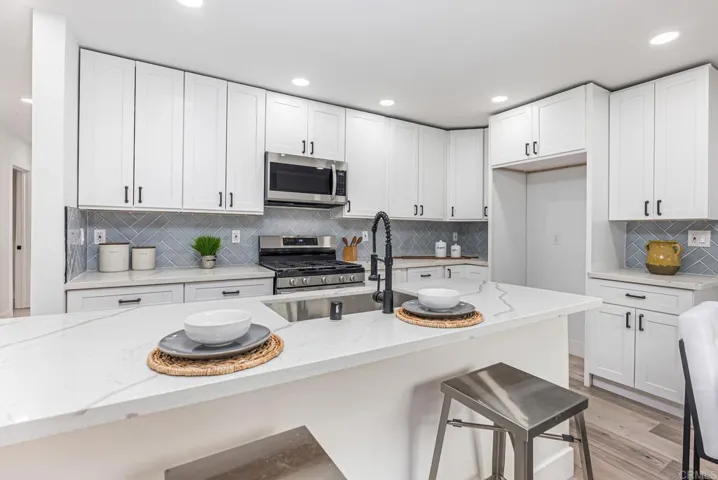 11517 Posthill Place, Lakeside, California 92040