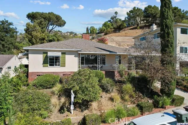 107 E Kenneth Road, Glendale, California 91207