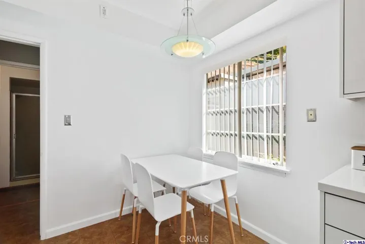107 E Kenneth Road, Glendale, California 91207