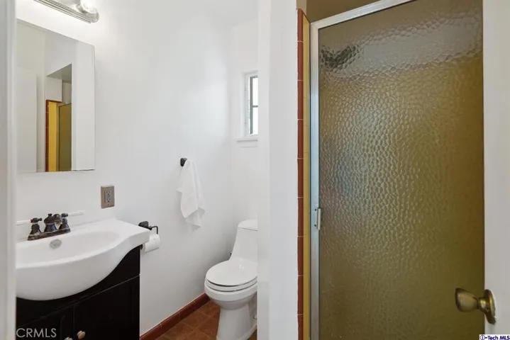 107 E Kenneth Road, Glendale, California 91207