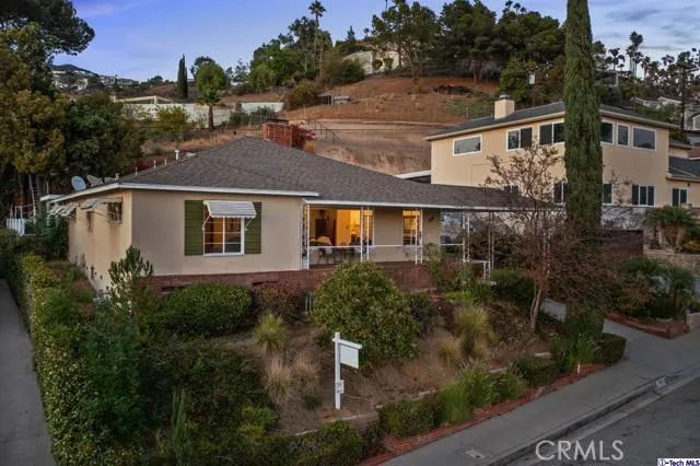 107 E Kenneth Road, Glendale, California 91207