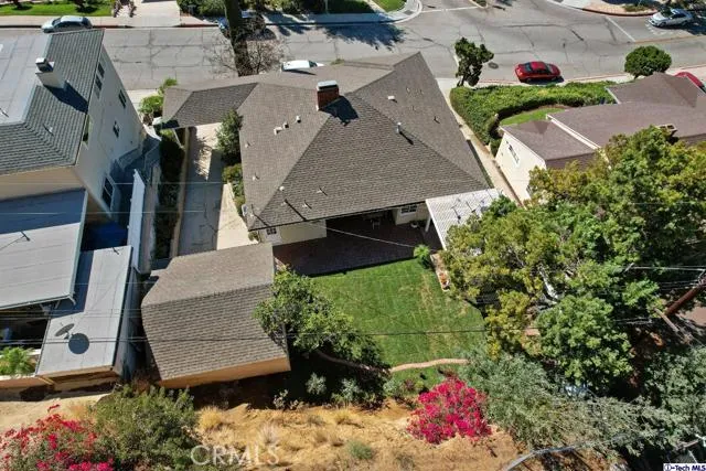 107 E Kenneth Road, Glendale, California 91207