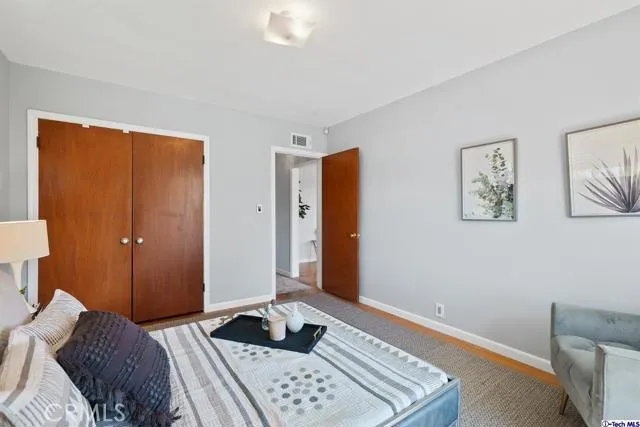 107 E Kenneth Road, Glendale, California 91207