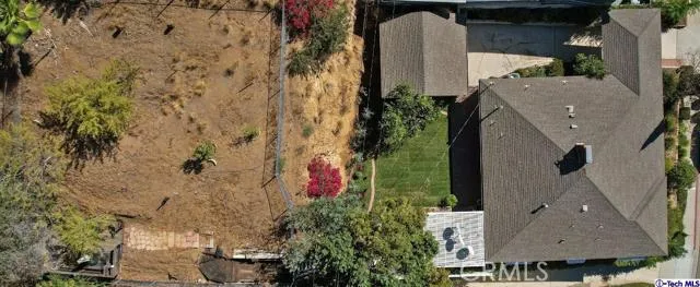 107 E Kenneth Road, Glendale, California 91207