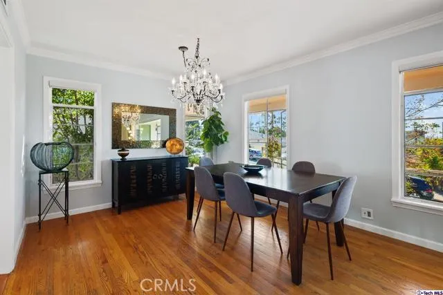 107 E Kenneth Road, Glendale, California 91207