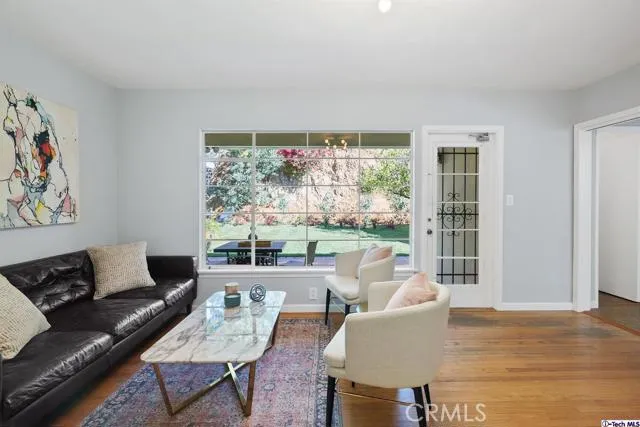 107 E Kenneth Road, Glendale, California 91207