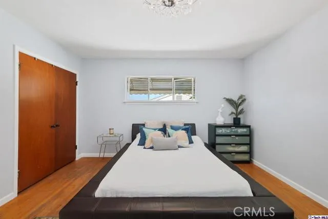 107 E Kenneth Road, Glendale, California 91207