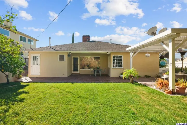 107 E Kenneth Road, Glendale, California 91207