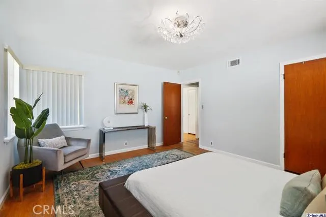 107 E Kenneth Road, Glendale, California 91207