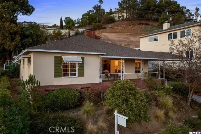 107 E Kenneth Road, Glendale, California 91207