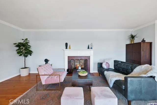107 E Kenneth Road, Glendale, California 91207